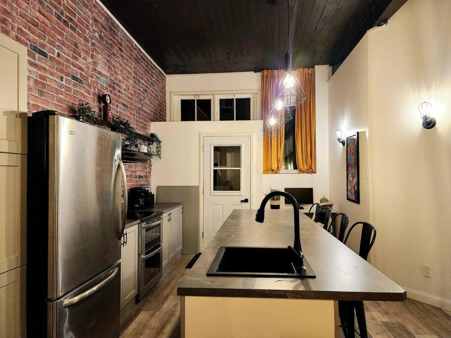 Loft Style Industriel-Centre-Ville+Parking Gratuit Québec Zimmer foto
